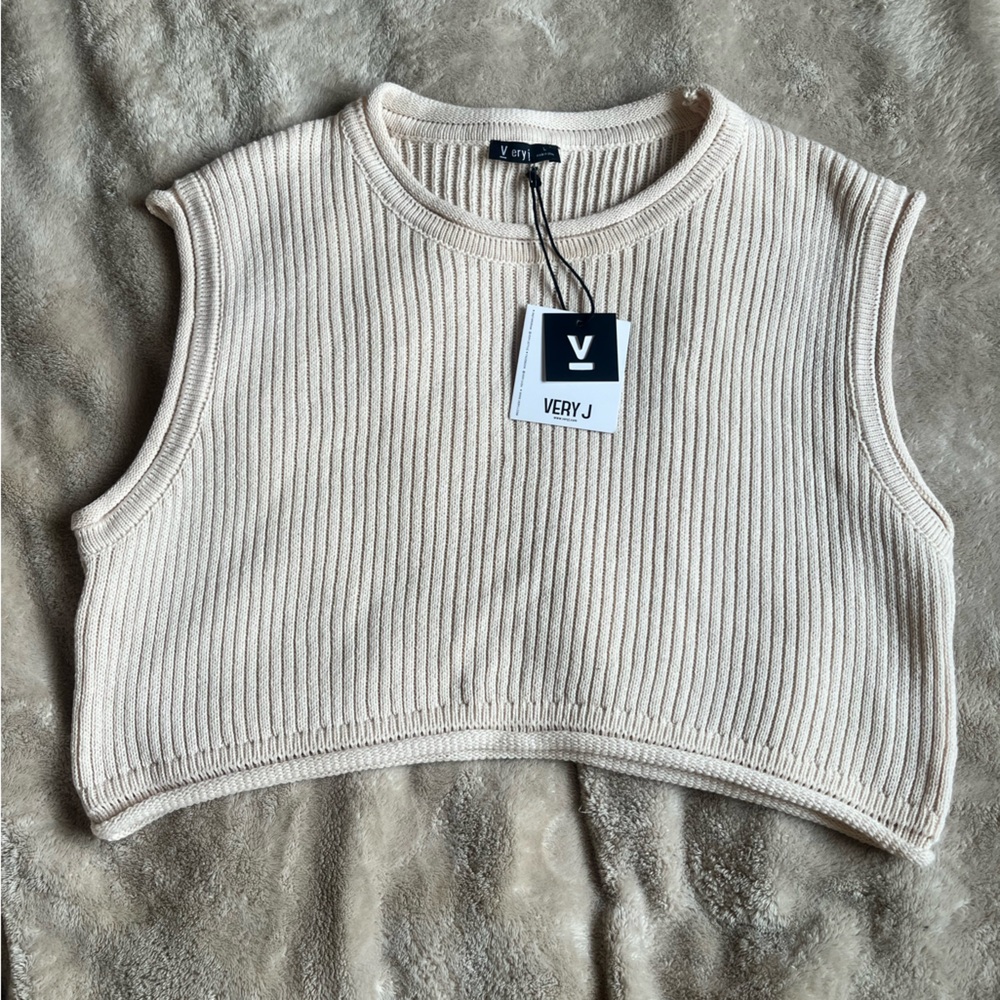 Cropped Cream Sleeveless Sweater - Size L - NWT